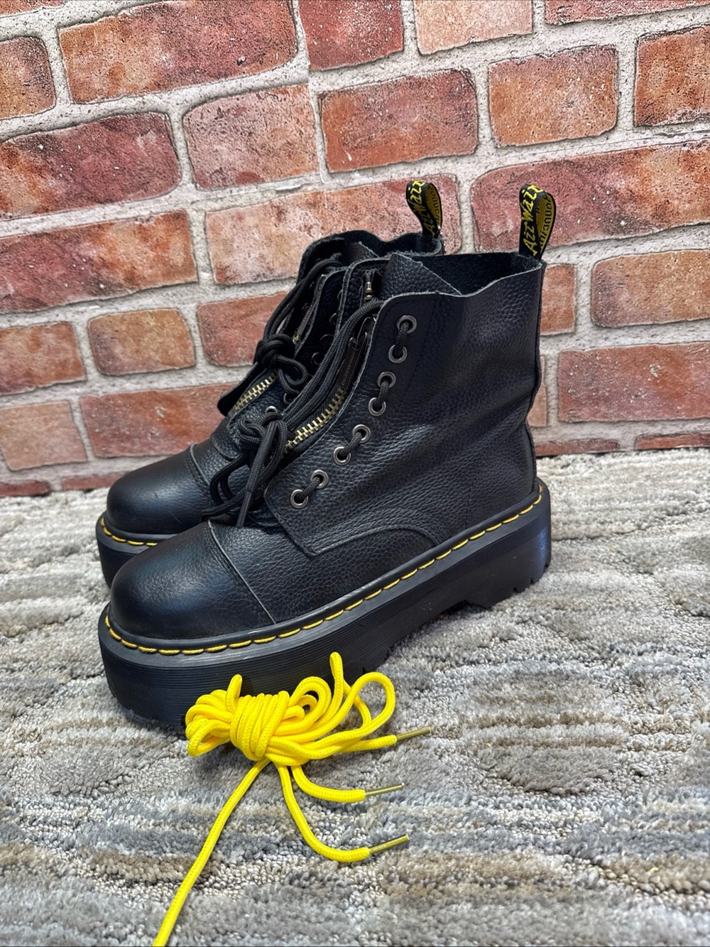 Dr Martens 11822002 Platform Boots Women Sz 10 (Uk 8 )